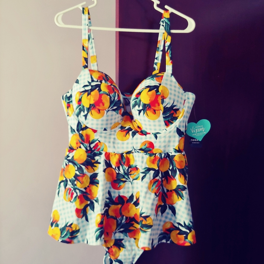 Torrid 1 piece bathing suit